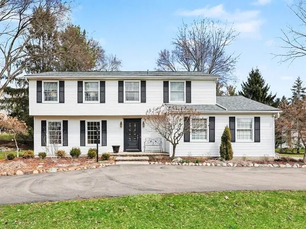 3132 Daleview Dr, Ann Arbor, MI 48105