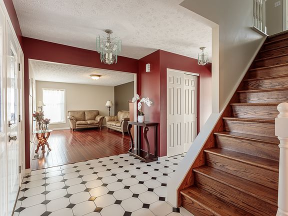 3rd image of 53 Queensland Dr