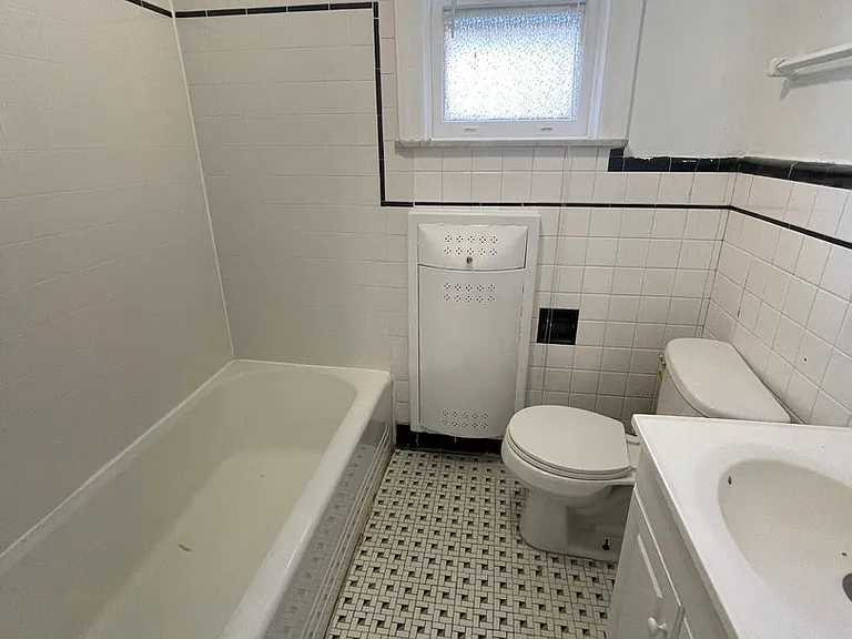 101 Winnie St — Photo 10