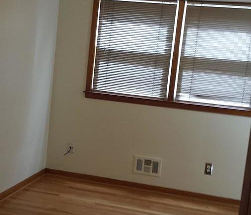 3rd image of 23009 Doremus St