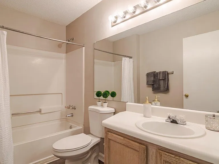 Keswick Village Apartments and Townhomes — Photo 12