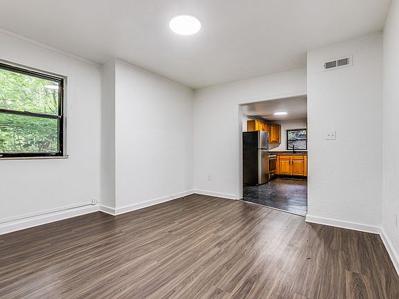 3rd image of 182 W Warrington Ave APT 3