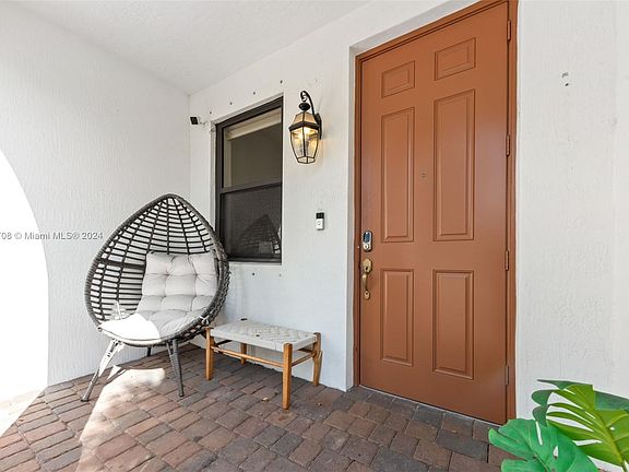 4th image of 10263 NW 89th Ter #10263