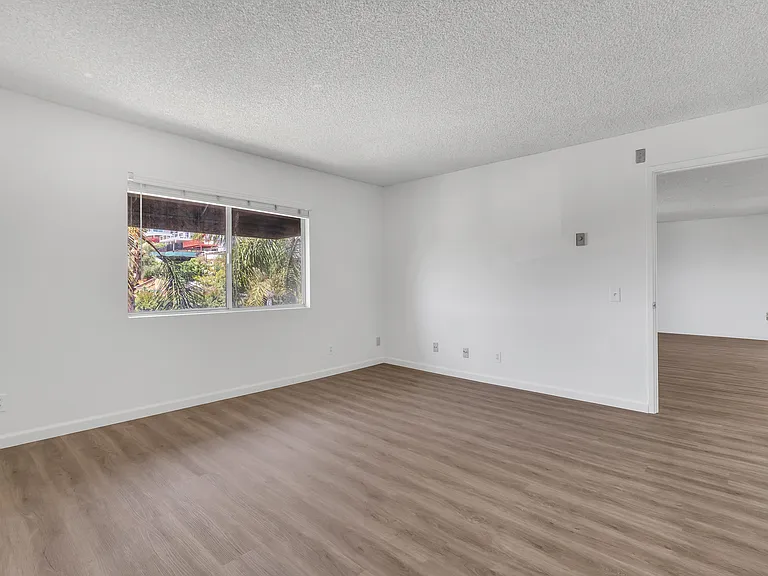 2510 Clairemont Dr #203 — Photo 14