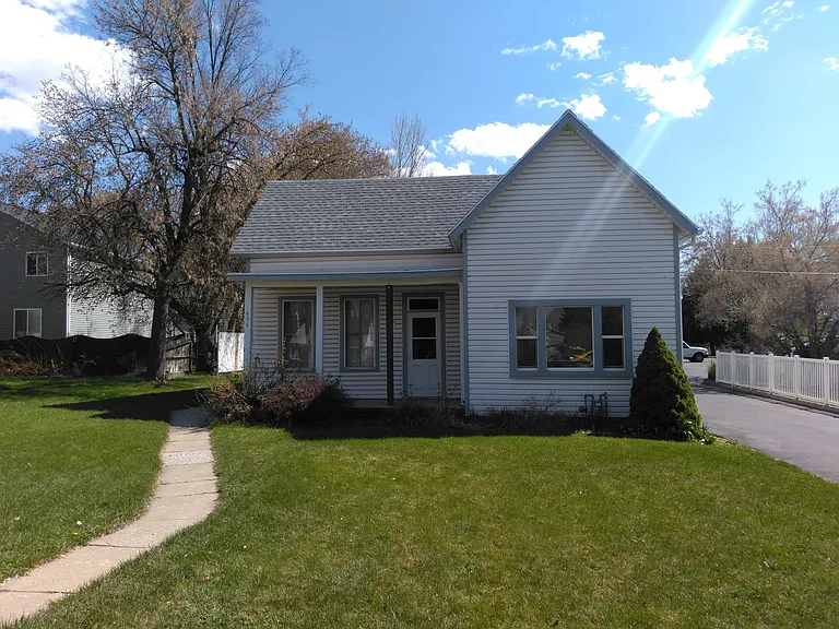 454 W 200 N — Photo 2