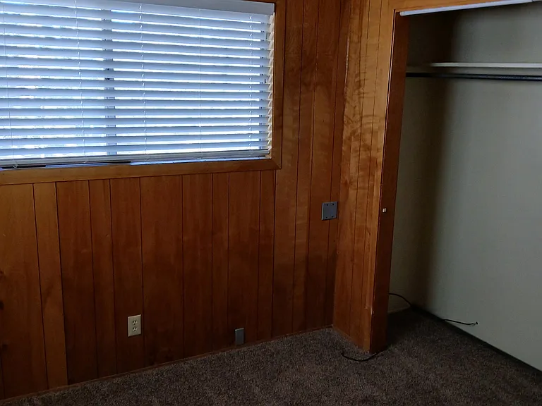 844 Sunset Ln — Photo 2