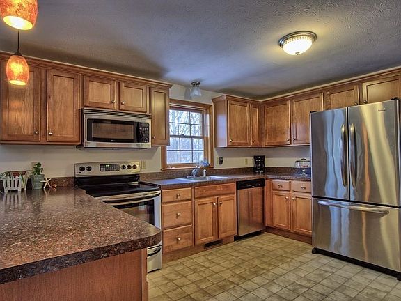 4th image of 5 A Brook Pasture Ln #5A