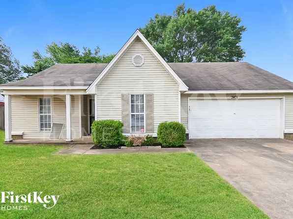 3431 Golden Oaks Dr, Horn Lake, MS 38637