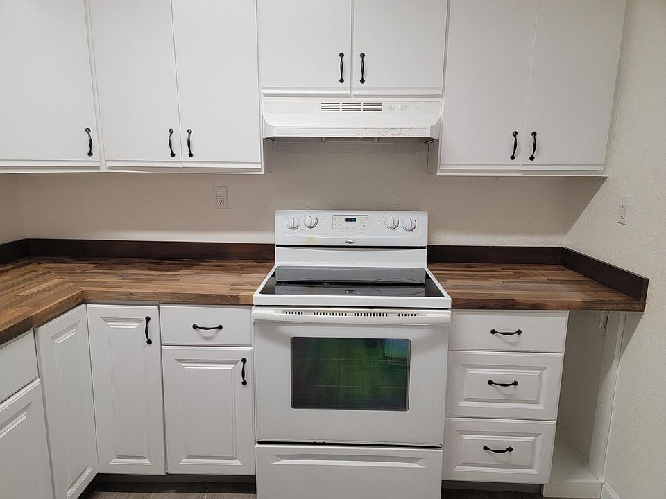 Cuttable countertop, kitchen