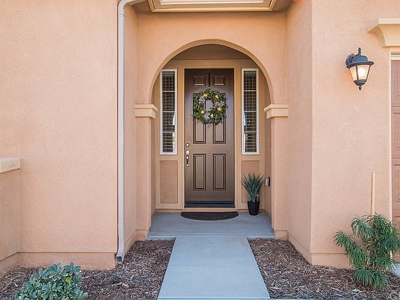4th image of 30549 Hollybrooke Ln