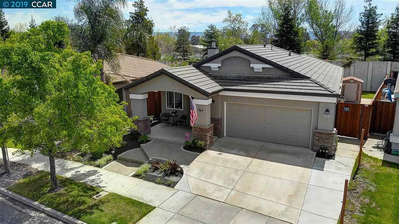 3 bed, 1413 sqft, $4,000 — Photo 2