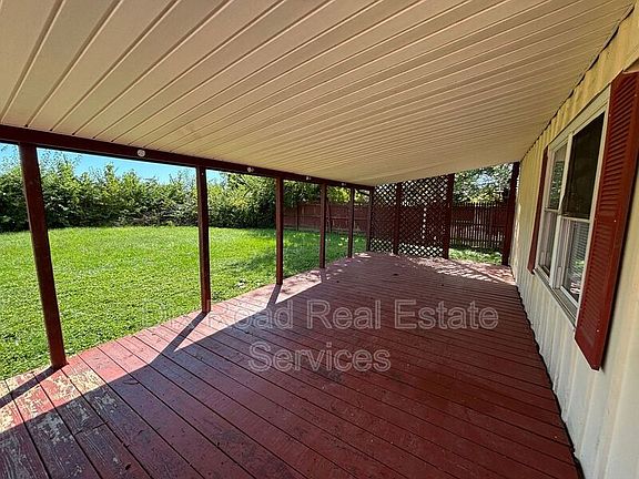 3rd image of 28 Moore Dr