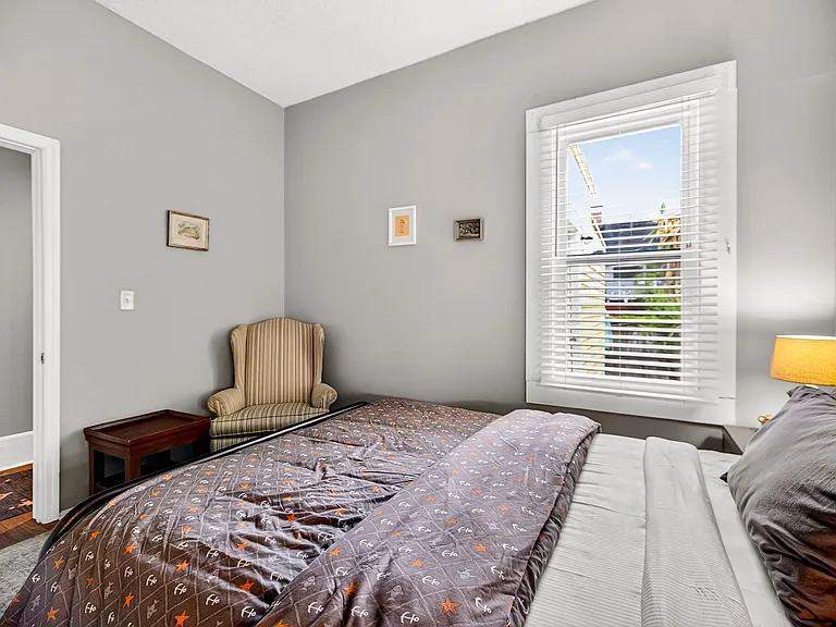 530 E Gordon Ln — Photo 24