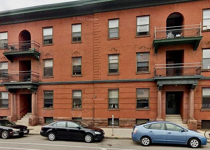 3 bed, 1000 sqft, $1,650 — Photo 1