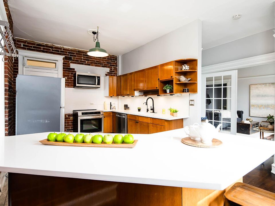 1st image of 1301 N Ogden St APT 5