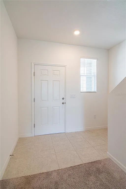 3 bed, 2.5 bath, 1480 sqft, $1,700 — Photo 2