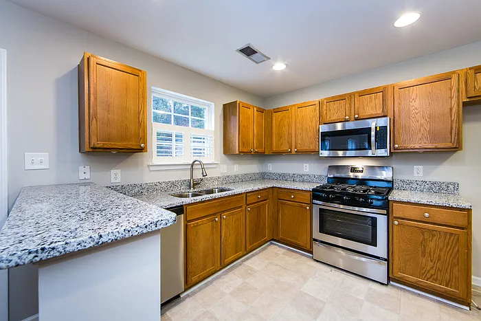 10420 Haddington Dr NW — Photo 40