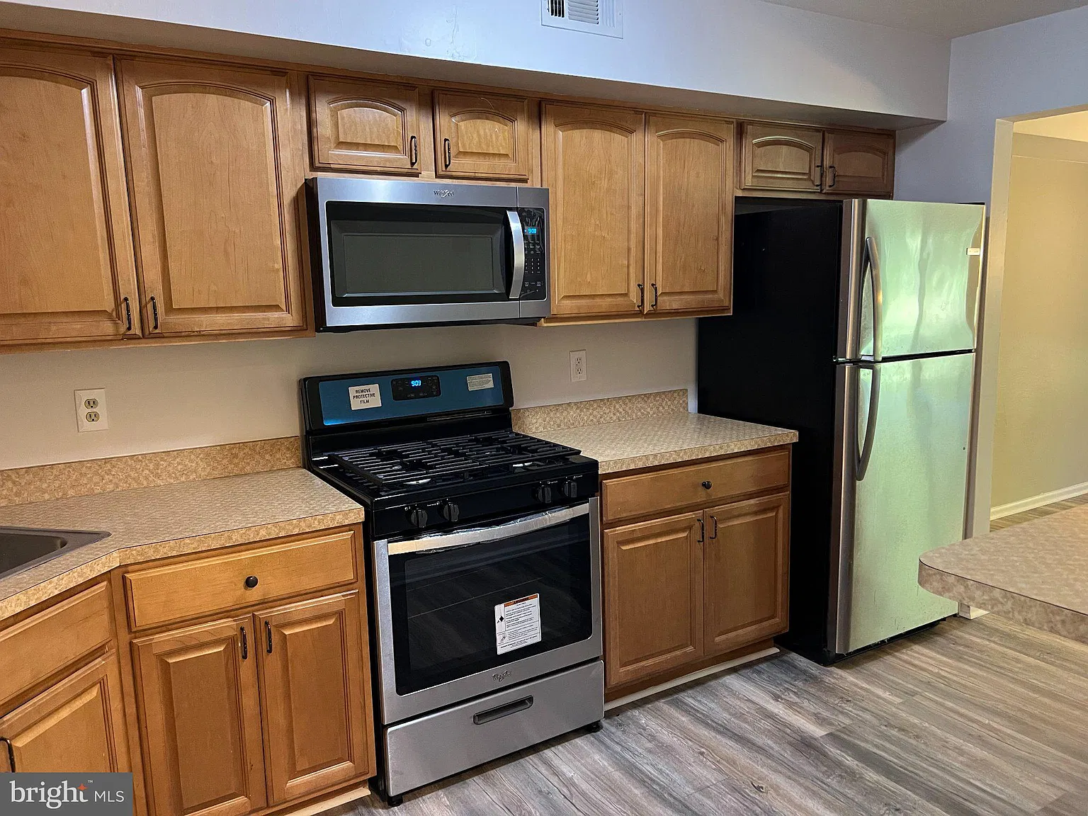 3 bed, 2.5 bath, 1732 sqft, $2,200 — Photo 4