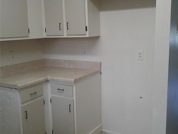 4th image of 175 Garden Dr