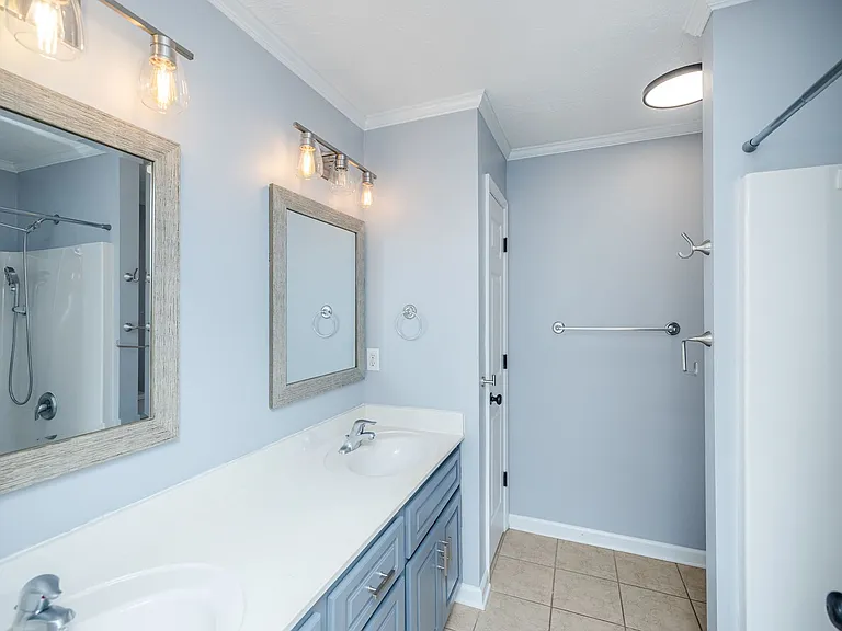 1053 Grove Landing Ln — Photo 23