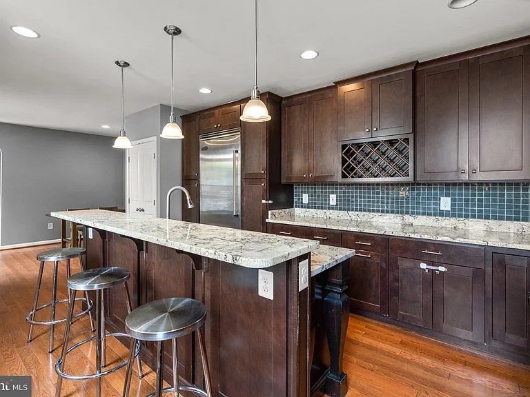 300 S Robinson St — Photo 17