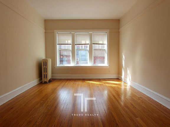 4th image of 630 W Arlington Pl #6303