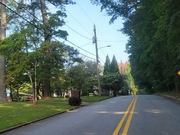 Exterior Neighborhood (street photo)