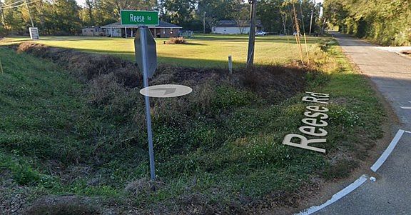 4th image of 9 Reese Rd