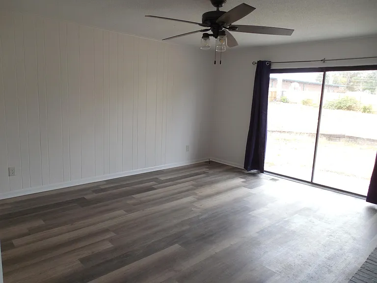 107 Springlakes Cir — Photo 7