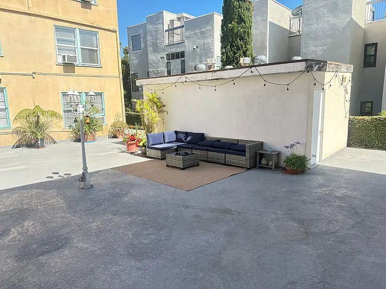 8616 Holloway Dr #106 — Photo 16