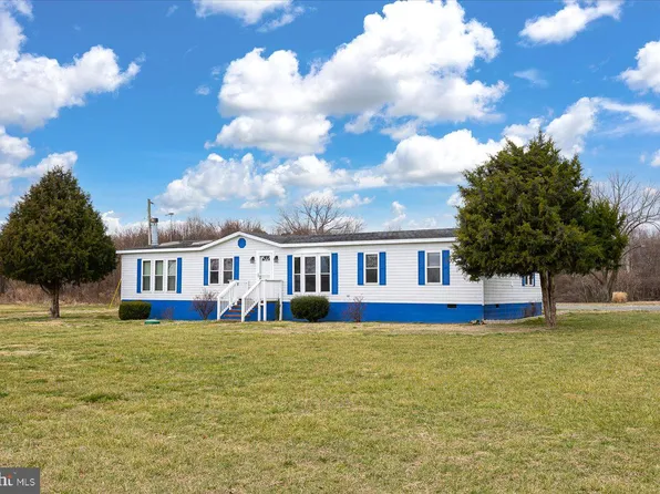 570 Ebenezer Church Rd, Hague, VA 22469