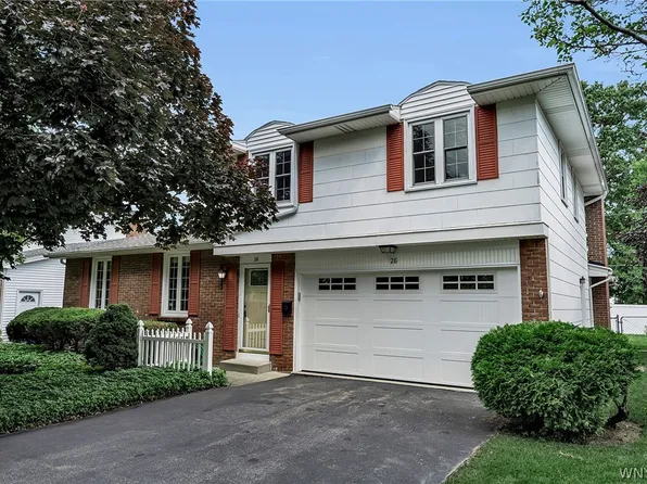 28 Bragg Ct, Williamsville, NY 14221