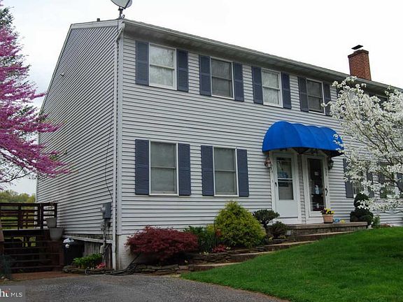 2nd image of 431 Grove Ave