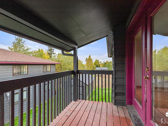 Covered porch area