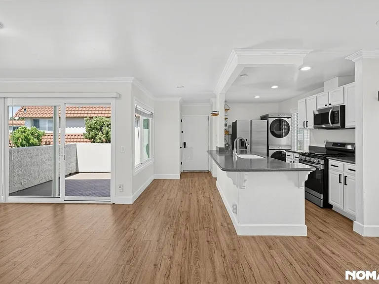 22811 Malaga Way — Photo 3