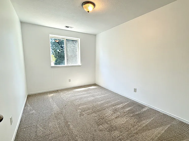 8807 N Tyndall Ave — Photo 11