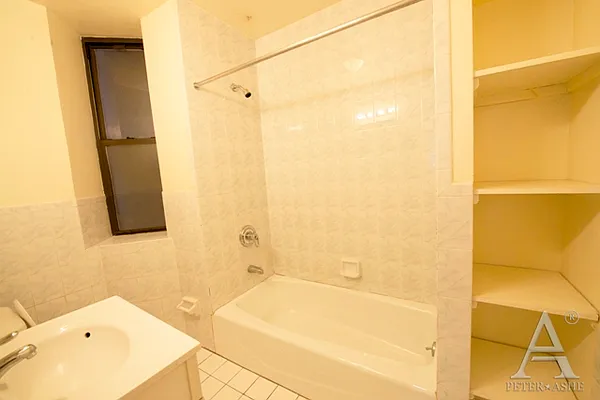 Rented by Peter Ashe | media 39