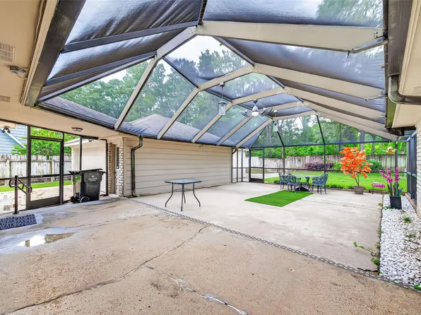 737 Holly Springs Dr, Conroe, TX 77302