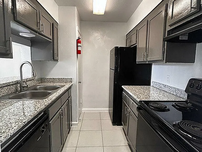 Ashford Casa Serena - Kitchen