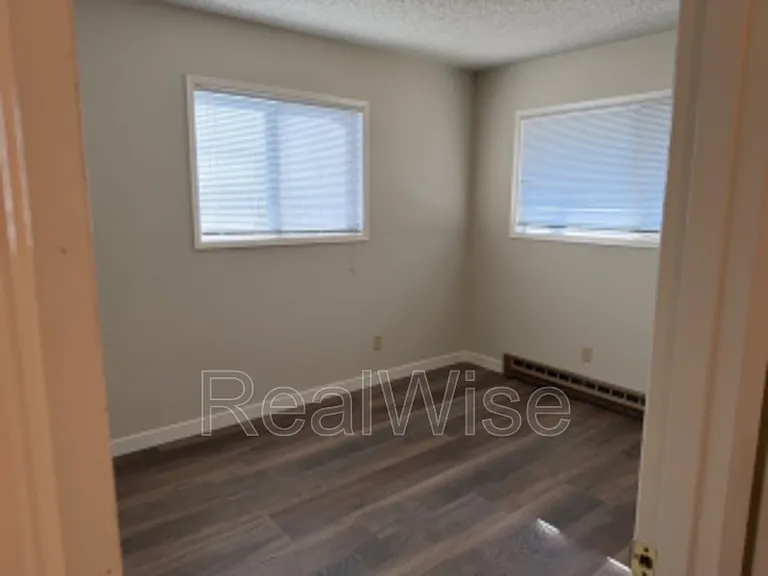 217 NW 7th St — Photo 11
