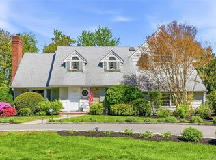9 Townsend Rd, Glen Cove, NY 11542