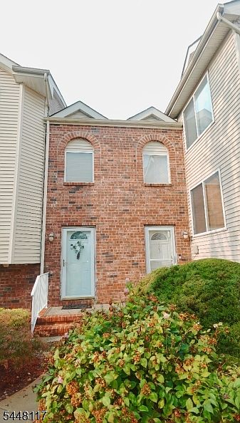 1st image of 402 Holly Dr #402