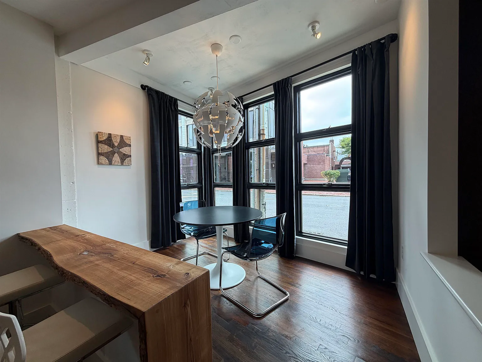 4 bed, 1.0 bath, 600 sqft, $2,790 — Photo 3