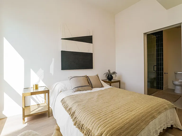611 N Virgil — Photo 19