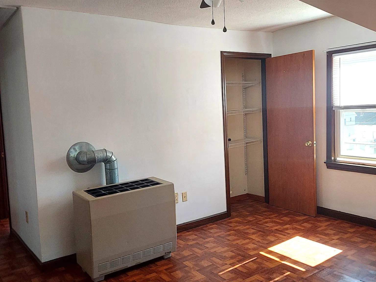 1 bed, 690 sqft, $1,000 — Photo 2