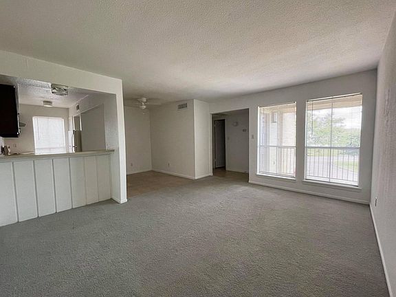 2nd image of 407 Gladstell St #55