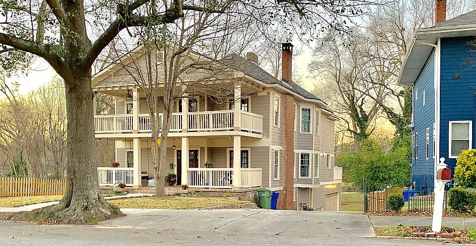 2nd image of 1433 S Gordon St SW