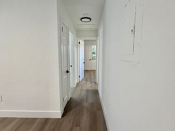 5th image of 118 Sidonia Ave APT 2