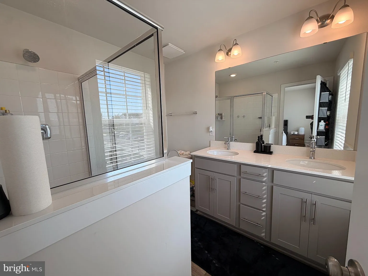 4 bed, 3.5 bath, 1480 sqft, $3,500 — Photo 3
