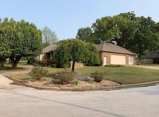 3728 E Eastwood Blvd, Springfield, MO 65809